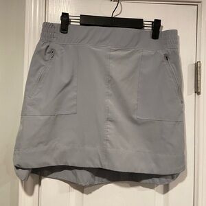 River & Rose Size L Gray Athletic Skirt Built In Shorts Skort Zip Pockets